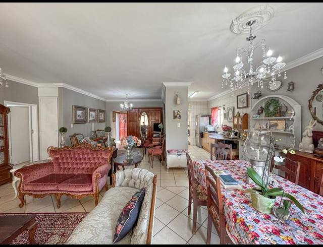 3 BEDROOM TOWNHOUSE FOR SALE IN MIDSTREAM ESTATE